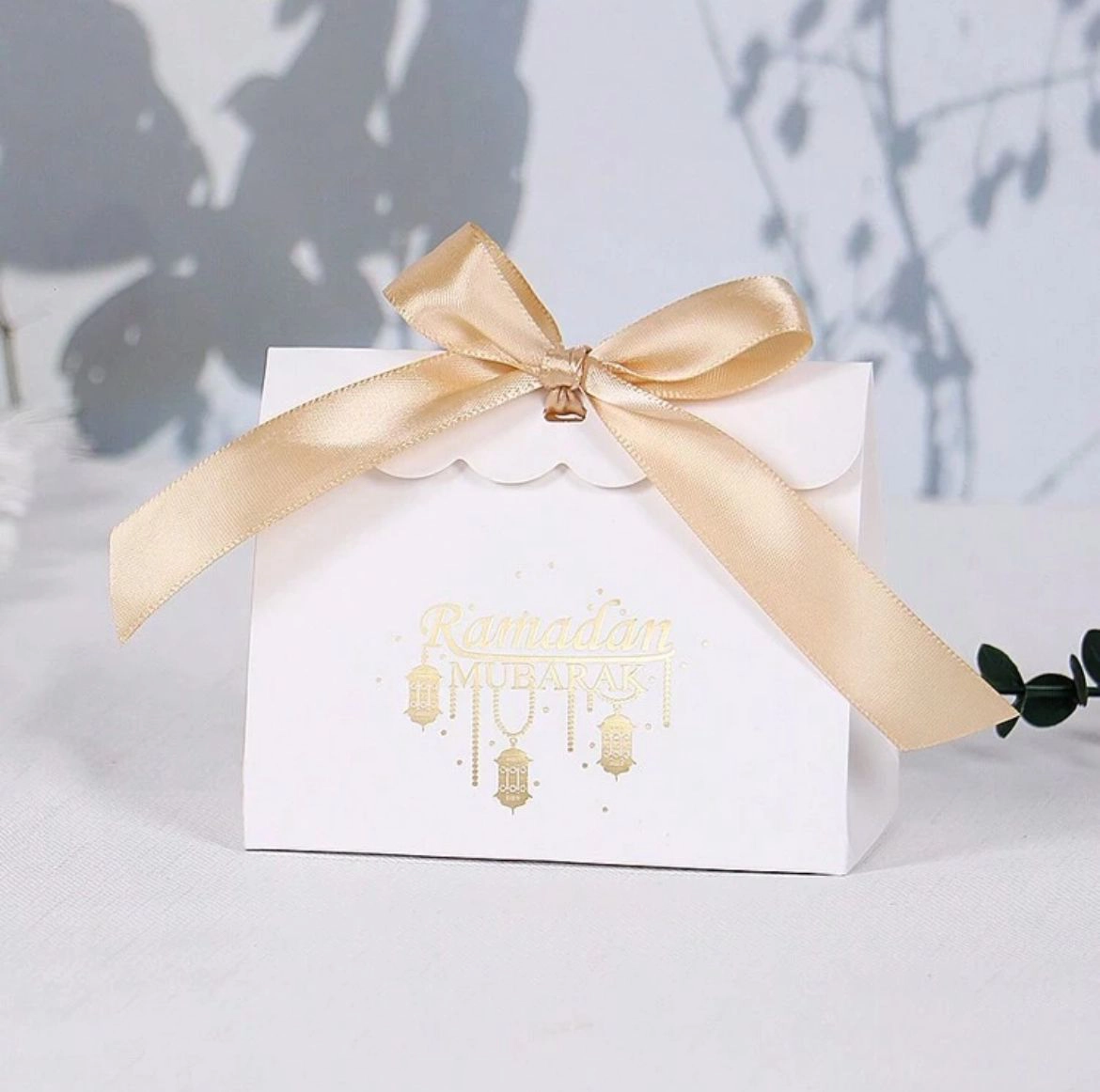 tamr-ramadan-white-gift